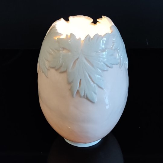 Cocoon smørblomstvase 1.jpg