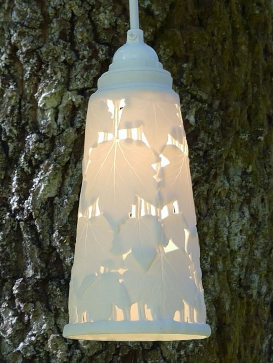 Slank naturlampeskærm med ribsblade.jpg