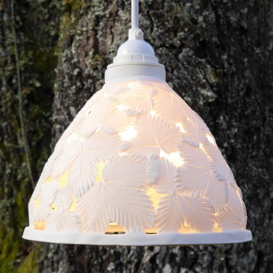 Naturlampeskærm med skovjordbærblade.jpg